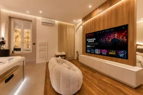 Prestige Suite • Exceptional Private Hot Tub - Image 5