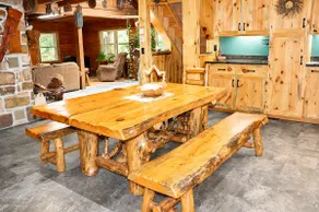 Rustic Luxury Cabin Retreat on Private Acres - Image 5