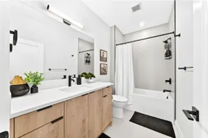 2 BR Premium Suite | Private entrance - Image 5