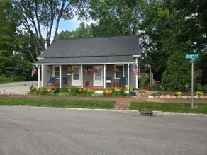 11th Street House - Sleeps 4 w/ Hot Tub - Ruoff - Image 2