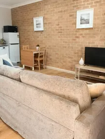 Pet Friendly-1 bed unit-1 Night Stays-Jervis Bay - Image 5