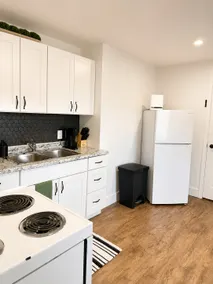 Harbour Suite, Modern Stay Near Newfoundland Ferry - Image 5