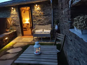 Suite: Jacuzzi and private garden in Samos (Lugo) - Image 3