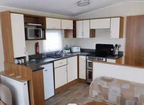 Caravan on luxury Devon holiday park - Image 3