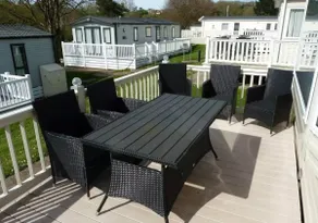 Caravan on luxury Devon holiday park - Image 4