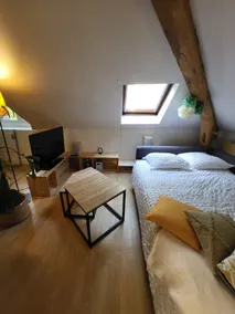 50 m2 duplex, air-conditioned, 10-minute walk to the center - Image 2