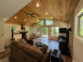 Robinson Lake Retreat - Image 3