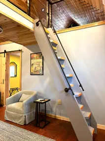 Cabin Retreat in the Woods - Image 5