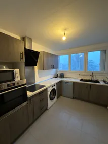 Apartment close to the train station and at the foot of the A tram - Image 3