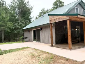 Quiet Wooded Cottage - Image 4
