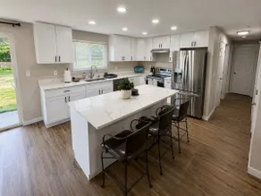 Bright & Modern Marysville Getaway | Large Yard - Image 3