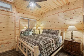The Hill View Suite at Ten Stone Lodge - Image 5