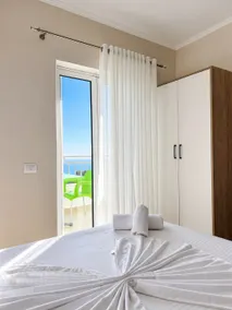 Sea view Apartment in Lukova - Image 4