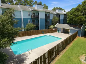 Coastal Condo: Pet friendly/Pool/Mins to UNCW & WB - Image 2