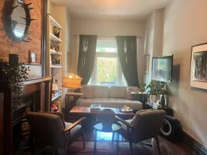 Charming Victorian Suite • Walk to BMO Field - Image 2