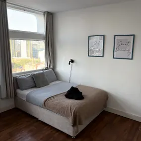 Manchester City Centre Prime Location Apartment - Image 3