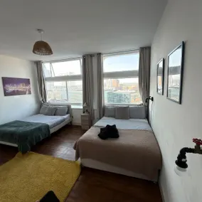 Manchester City Centre Prime Location Apartment - Image 2