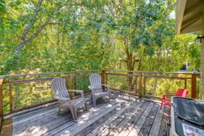 Walk to Main St! Quiet Mendocino County Retreat - Image 2