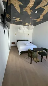 Suite with kitchenette, airport 15 minutes, parking - Image 2