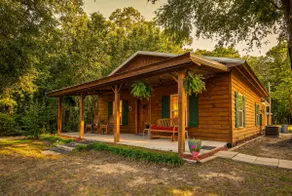 Cozy cabin getaway near I-95 | King and Queen beds - Image 4