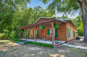 Cozy cabin getaway near I-95 | King and Queen beds - Image 2
