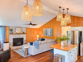 Lakefront Escape | Dock, Beach, GameRoom & Hot Tub - Image 4