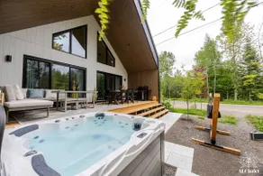Zanora Chalet - with hot tub - Image 2