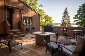 Em's Lake House - Image 2