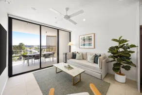 Poolside 2-Bed Apartment at Lake Kawana - Image 4