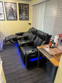 Hot Tub and Home Theatre in the Hood - Image 5