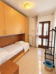 Cozy Apartment with Terrace - Casa Angela - Image 5