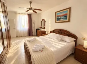 Cozy Apartment with Terrace - Casa Angela - Image 4