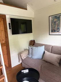 Compact guest house in scenic surroundings - Image 5