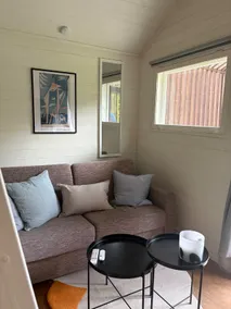 Compact guest house in scenic surroundings - Image 4