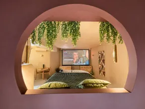 Private hot tub & XXL cinema – Suite for 2 - Image 5