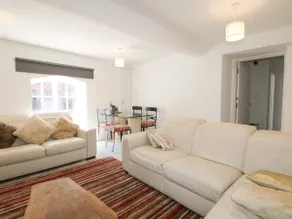 2 Bed - Image 5