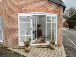 2 Bed - Image 2