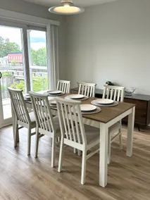Creekside Retreat in Downtown Kemptville - Image 4