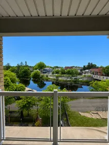 Creekside Retreat in Downtown Kemptville - Image 3