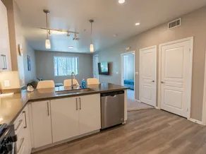 Studio City Luxury Apartments - Image 4