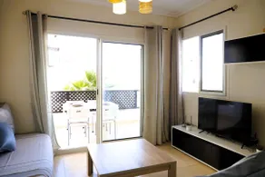 Bella Vista Family Apartment - Image 3