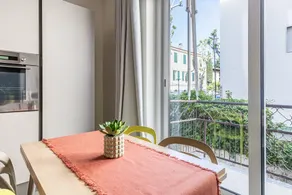 Central/parking/near the sea/5 beds - Image 2