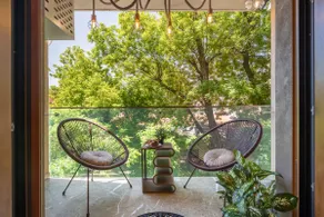 Luxury City Centre Apartment - Image 2