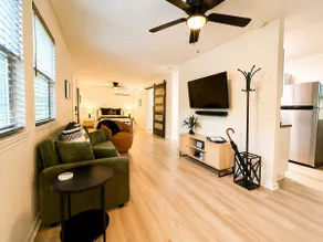 The Torreyson Bungalow - Walkable to UCA and CBC - Image 5