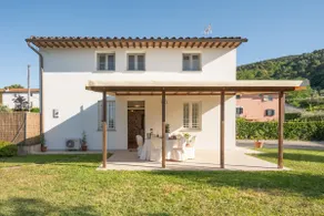 Casa Le Camelie idromassaggio e relax Lucca - Image 3