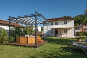 Casa Le Camelie idromassaggio e relax Lucca - Image 2