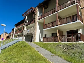 Panoramic View • Swimming Pool • Covered Parking - Image 4