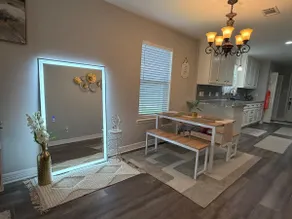 Blue Haven Cedar Door/Cozy Getaway - Image 4