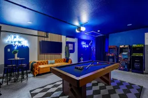 Lone Star Luau - Pool, Spa, Billiard & Sport Court - Image 4