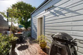 Charming Leichhardt Cottage with BBQ Deck - Image 4